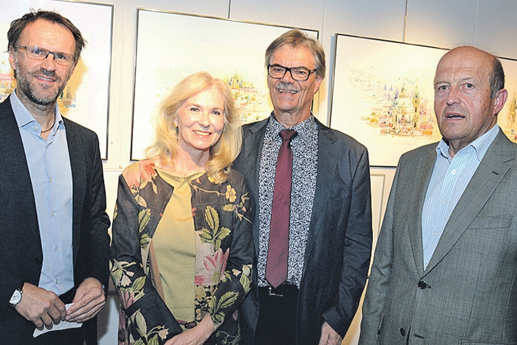 (v.l.:) Dr. Kuzmits, Künstler Reszner mit Gattin, Dr. Wiedenhofer.