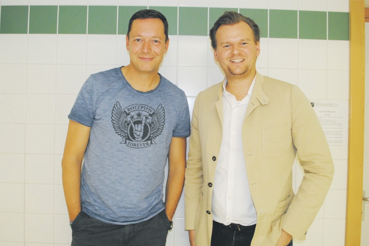 Dorian Krois traf den Kabarettisten und Stimmen-Imitator Alex Kristan vor seiner Steiermark-Premiere des neuen Programmes „Lebhaft“ in der Ilzer Sporthalle.