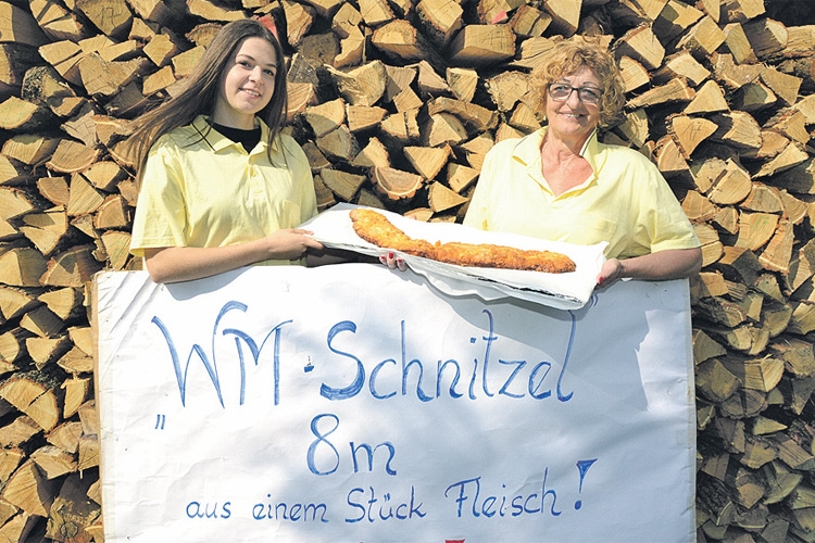 In Punitz will man ein 8,5 Meter langes Schnitzel fabrizieren.