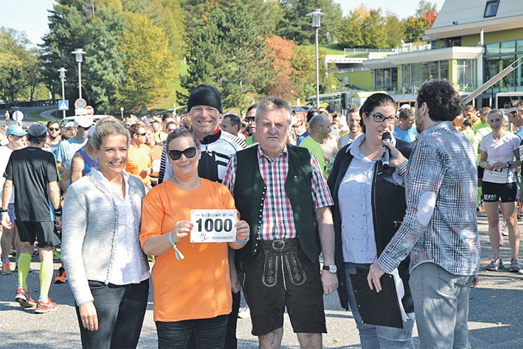 Die Geschäftsführerin der Therme Loipersdorf, Mag. Doris Fritz, freute sich über die 1.000 Teilnehmerin beim Buschenschank-Lauf. 