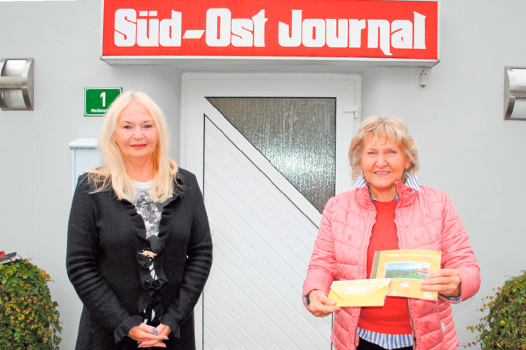 SOJ GF Ulrike Krois mit der Gewinnerin Gerti Aftenberger. 