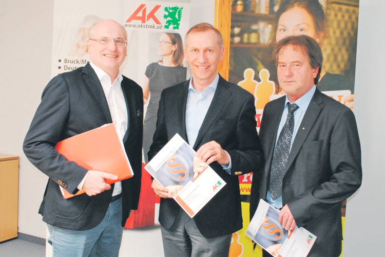 Der steirische AK-Präsident Josef Pesserl mit AK-Direktor Dr. Wolfgang Bartosch und dem Leiter der Außenstelle in Feldbach, Harald Bachmaier.