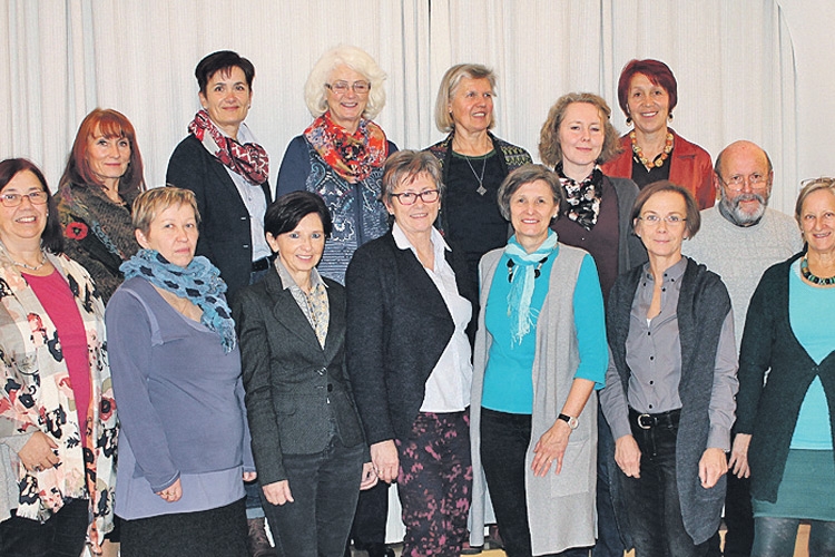 Der neu bestellte Vorstand des Vereines „Wir für das Haus der Frauen“ in St. Johann bei H.