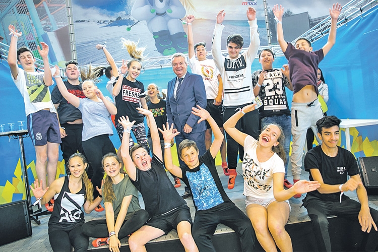 Der 16. Steirische SchülerlostInnen VIP-Tag fand heuer in Kalsdorf bei Graz im Jump- und Trampolinpark „Jump25“ statt. Wie das Foto zeigt, waren die SchülerlotsInnen mit voller Begeisterung dabei.