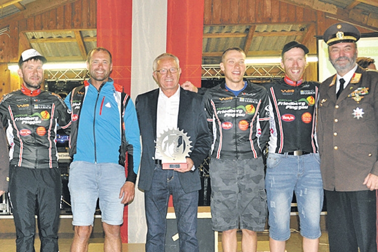 Das erfolgreiche und glückliche Team der FF Sparberegg mit dem wohlverdienten Staatsmeistertitel. 