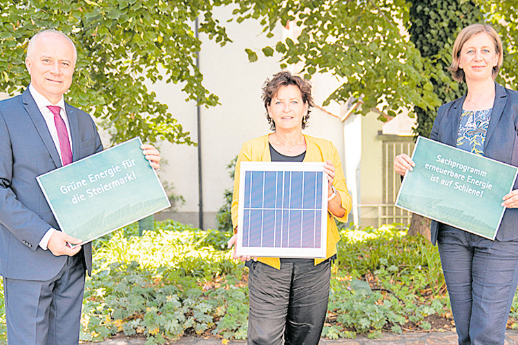 (v.l.:) LR Johann Seitinger, LR Mag. Ursula Lackner, LR MMag. Barbara Eibinger-Miedl engagieren sich für den Ausbau erneuerbarer Energie.