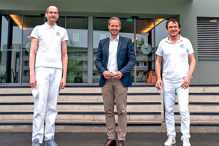 GF Andreas Leitner (Mitte) mit dem neuen Ärzteteamleiter Dr. Franz Niederl und Dr. Tobias Conrad, der zum Flughafen Wien wechselt.